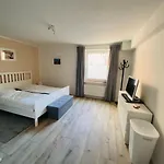 Altstadt Ankerplatz - Zentral, Modern, Wlan - Perfekt Fuer Paare 엠덴